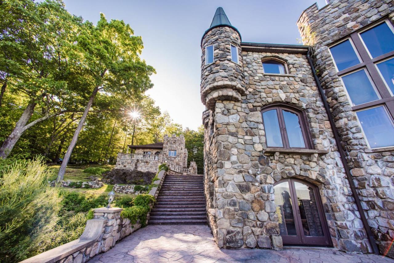 Highlands Castle Overlooking Lake George Plus 2 Other Castles & Suites Bolton Landing Exterior photo