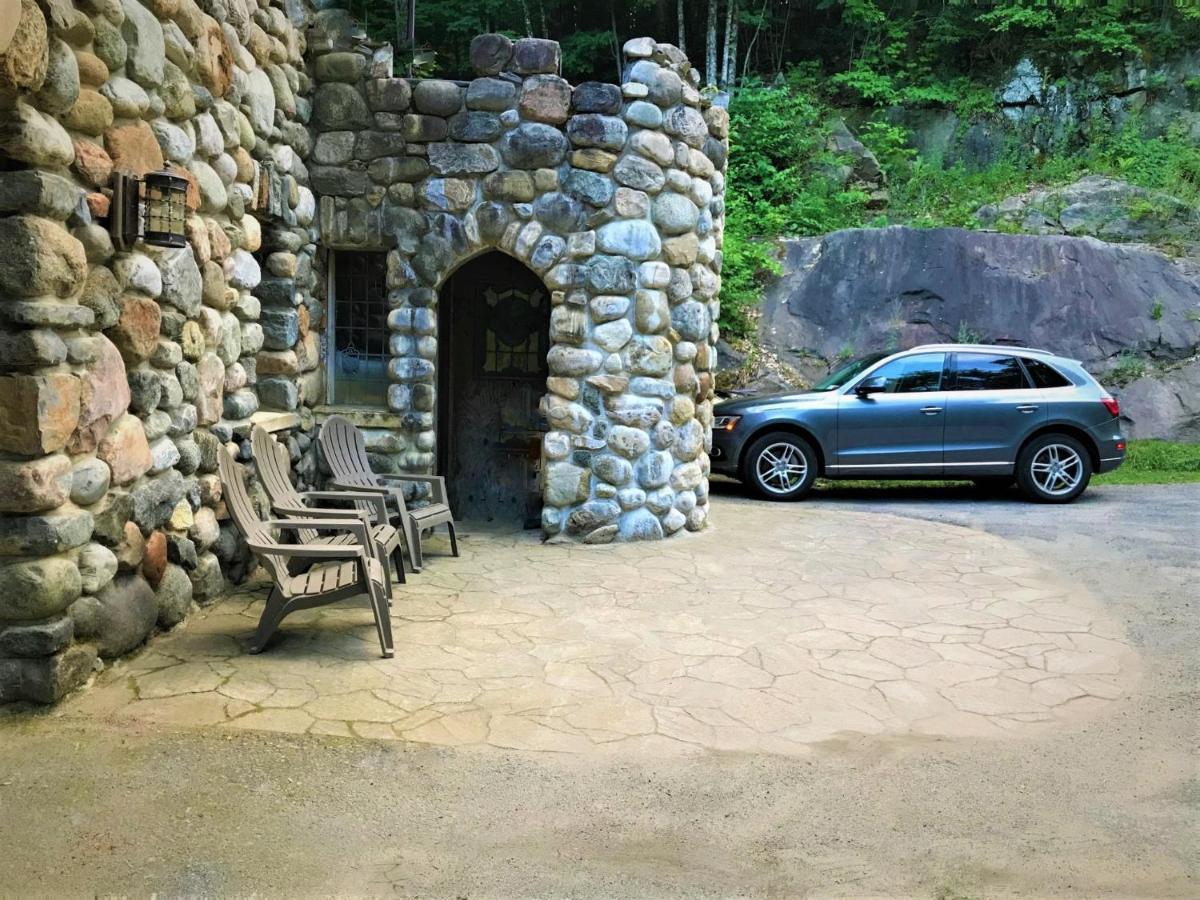 Highlands Castle Overlooking Lake George Plus 2 Other Castles & Suites Bolton Landing Exterior photo